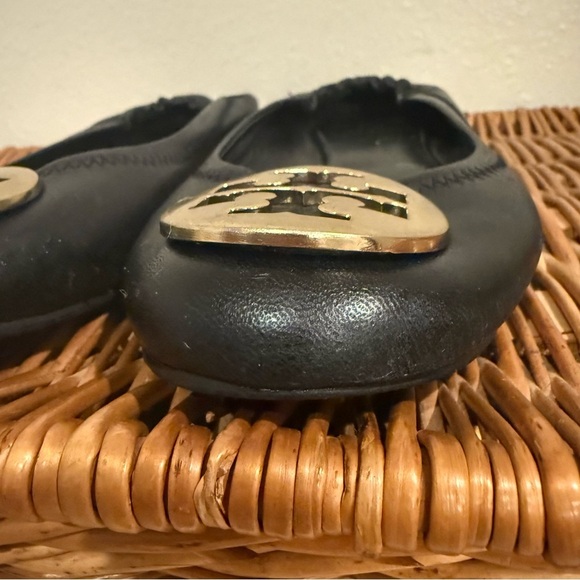 Tory Burch Reva Women's Leather Ballerina Black Gold Logo Flats Shoes Size 6 - Picture 3 of 11